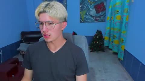 Snapshot of patrik027 chatting on 01.10.26 .... online show from 01.10.26