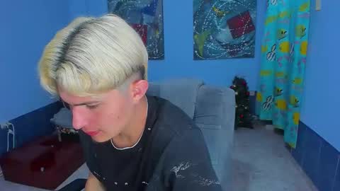 Snapshot of patrik027 chatting on 01.10.26 .... online show from 01.10.26