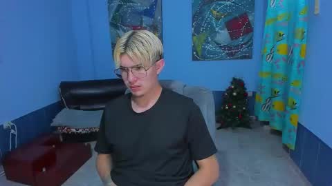 Snapshot of patrik027 chatting on 01.12.26 .... online show from 01.12.26