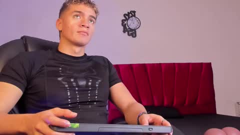 Snapshot of paul_george212 chatting on 10.03.25 Paull George online show from 10.03.25