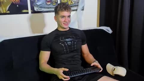 Snapshot of paul_george212 chatting on 10.18.25 Paull George online show from 10.18.25