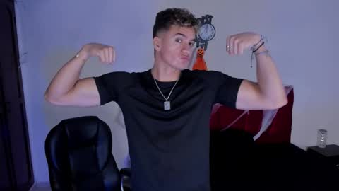 Snapshot of paul_george212 chatting on 10.20.25 Paull George online show from 10.20.25