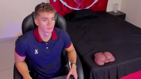 Snapshot of paul_george212 chatting on 10.28.25 Paull George online show from 10.28.25