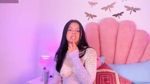 Snapshot of paula__evans chatting on 11.07.25 Paula online show from 11.07.25