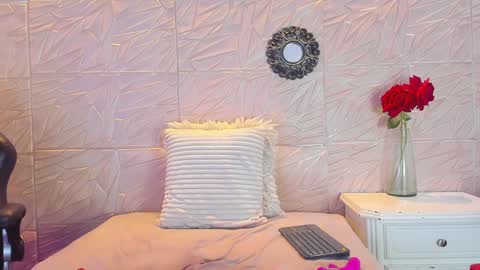PAULA CRUZ online show from 01.24.25