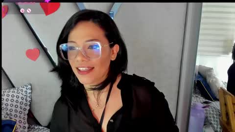 Snapshot of paula_daniela1 chatting on 02.15.25 Paula online show from 02.15.25