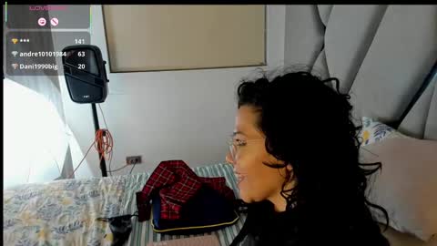 Snapshot of paula_daniela1 chatting on 02.20.25 Paula online show from 02.20.25