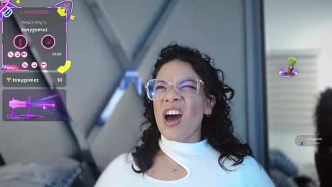 Snapshot of paula_daniela1 chatting on 10.11.25 Paula online show from 10.11.25