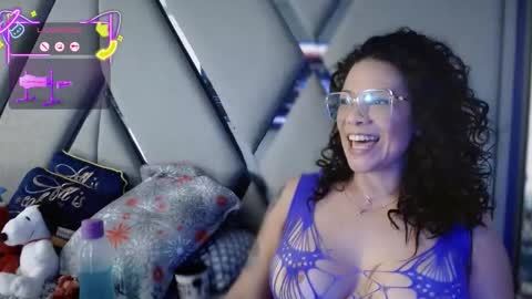 Snapshot of paula_daniela1 chatting on 10.20.25 Paula online show from 10.20.25