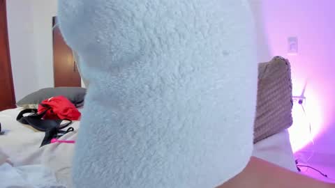 Paula perez - online show from 12.20.24