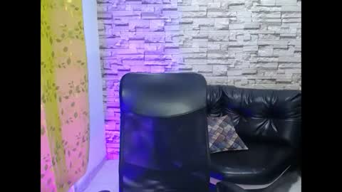 Snapshot of paula_ross_ chatting on 05.13.26 paula ross online show from 05.13.26