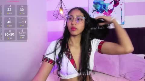 Snapshot of paulacastilla chatting on 10.11.25 Pau  online show from 10.11.25