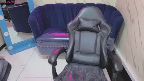 Live 800am 200pm COLOMBIAN HOUR online show from 09.17.25