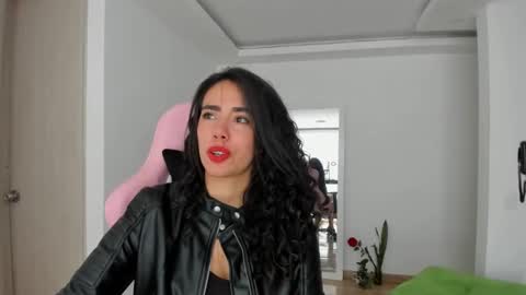 Snapshot of paulina_dossantos chatting on 02.12.25 paulina online show from 02.12.25