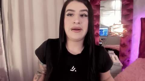 Snapshot of paulinabelen21 chatting on 10.29.25 paulinabelen21 online show from 10.29.25