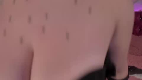 Snapshot of paulinabelen21 chatting on 11.01.25 paulinabelen21 online show from 11.01.25