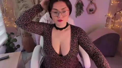 Estefania online show from 11.22.25