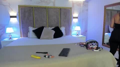 Paulina online show from 11.29.25