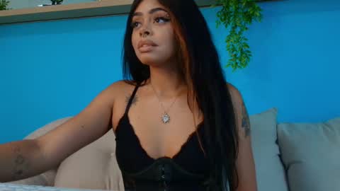 paulinne_clark online show from 02.25.26