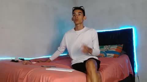 Snapshot of paulosex12 chatting on 10.22.25 paulosex12 online show from 10.22.25