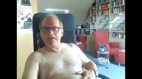 Snapshot of pavlovsdog2006 chatting on 06.19.26 Pavlov aka Peter online show from 06.19.26