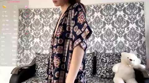 Mia online show from 09.11.25