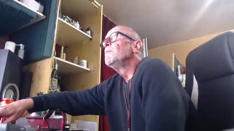 pc8474408 online show from 05.05.26