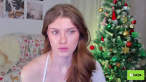 Snapshot of peach_mila chatting on 12.30.24 your love online show from 12.30.24