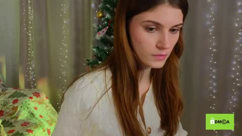 Snapshot of peach_mila chatting on 01.17.25 your love online show from 01.17.25