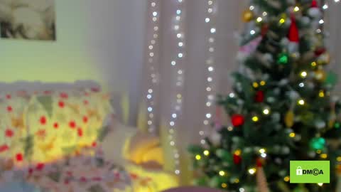 Snapshot of peach_mila chatting on 01.18.25 your love online show from 01.18.25