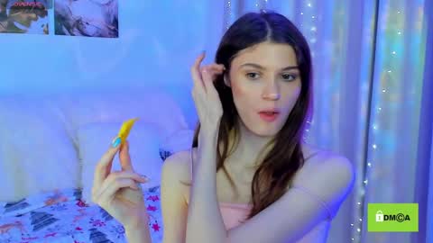 Snapshot of peach_mila chatting on 01.23.25 your love online show from 01.23.25