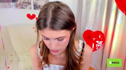 Snapshot of peach_mila chatting on 02.16.25 your love online show from 02.16.25