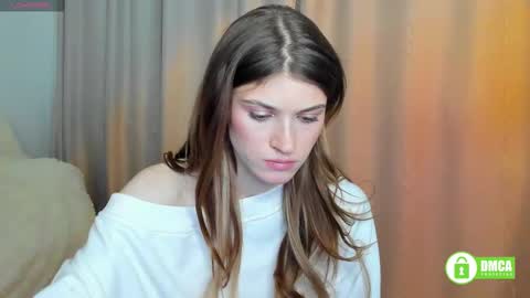 Snapshot of peach_mila chatting on 03.11.25 your love online show from 03.11.25