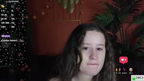 Snapshot of peach_mila chatting on 10.15.25 your love online show from 10.15.25