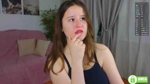 Snapshot of peach_mila chatting on 10.22.25 your love online show from 10.22.25