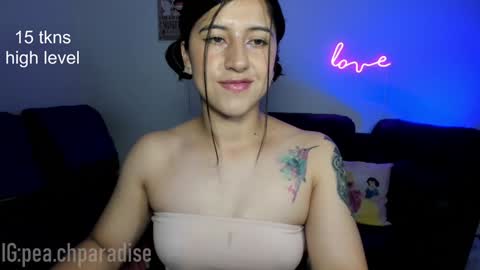 Snapshot of peach_paradisee chatting on 12.15.24 S online show from 12.15.24