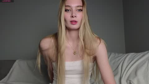 Lexy Peach online show from 01.26.25