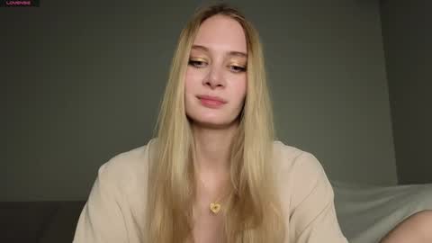 Lexy Peach online show from 01.28.25