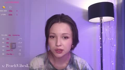 Snapshot of peachvibes chatting on 03.07.25 Lili online show from 03.07.25