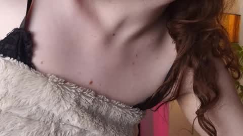 Snapshot of peachypixiee chatting on 09.23.25 PeachyPixiee online show from 09.23.25