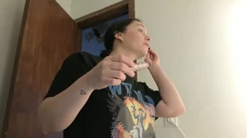 PeachyObsession online show from 12.04.25