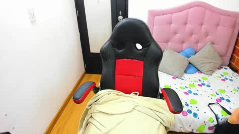 Tangerine Penaut online show from 01.13.25