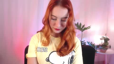 Snapshot of pear__moon chatting on 01.18.25 LILLY online show from 01.18.25