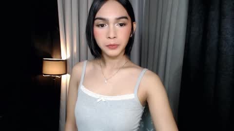 Snapshot of pearlmoore chatting on 04.17.26 Pearl online show from 04.17.26
