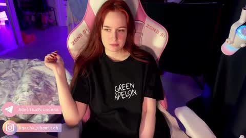 Snapshot of pearlprincess_ chatting on 12.21.24 Adelina online show from 12.21.24