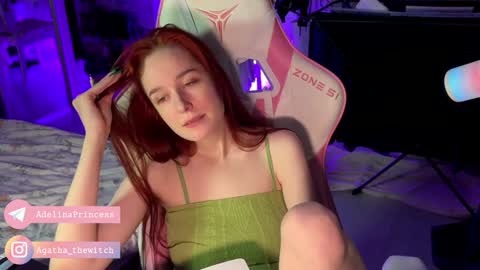 Snapshot of pearlprincess_ chatting on 01.10.25 Adelina online show from 01.10.25