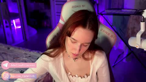 Snapshot of pearlprincess_ chatting on 02.11.25 Adelina online show from 02.11.25