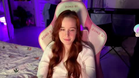 Snapshot of pearlprincess_ chatting on 03.12.25 Adelina online show from 03.12.25