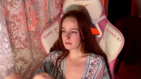 Snapshot of pearlprincess_ chatting on 09.25.25 Adelina online show from 09.25.25