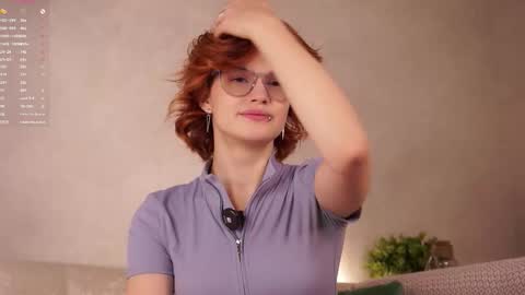 Snapshot of pebee chatting on 10.01.25 Lily online show from 10.01.25